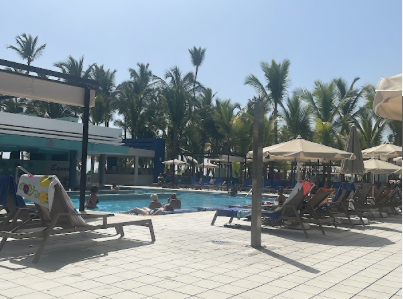 Hotel con piscina durante el viaje de María Eugenia Feudal